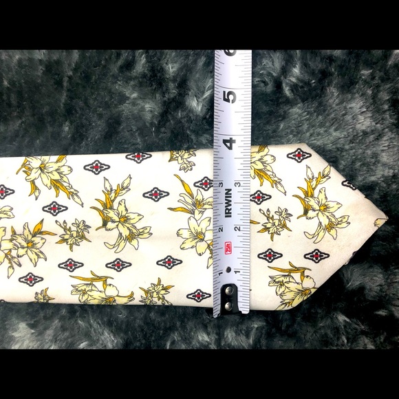 3 for $15 New Ties Elegant Various Colours - Picture 17 of 17